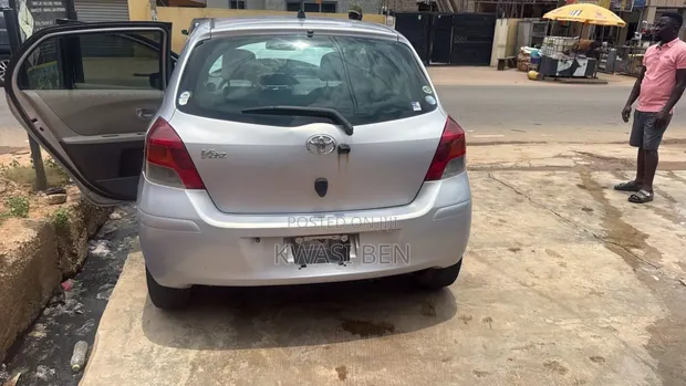 Toyota Vitz 2010 Gray - 1