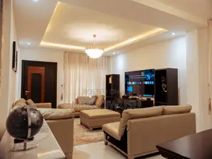 The Proton Residence - 3 Bedroom Airbnb for Short Stays