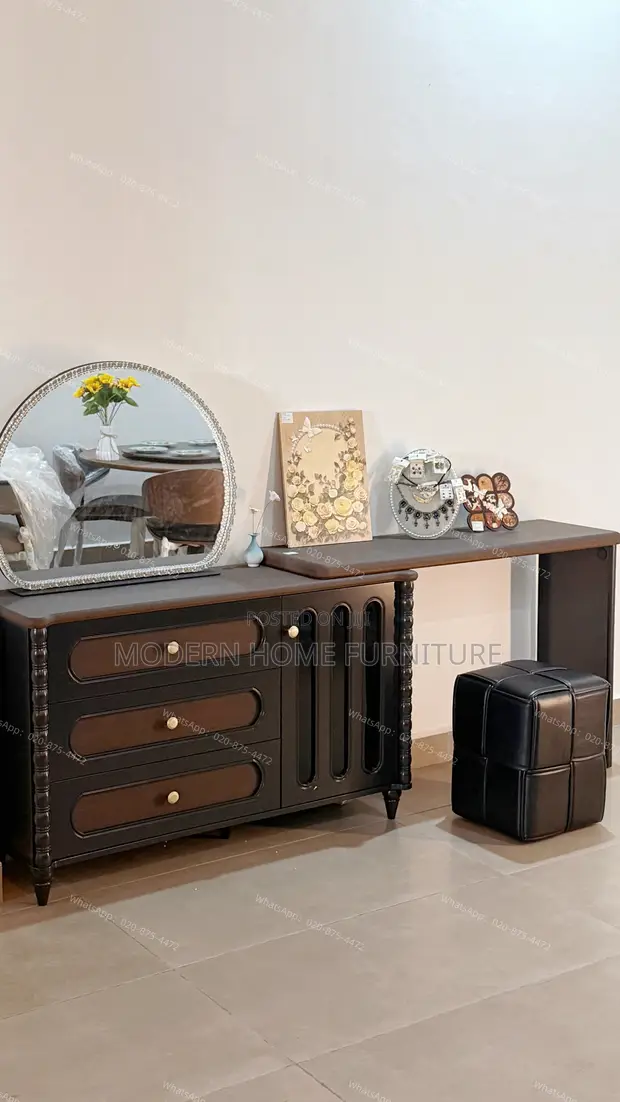 Vintage Luxury Dressing Table - 1