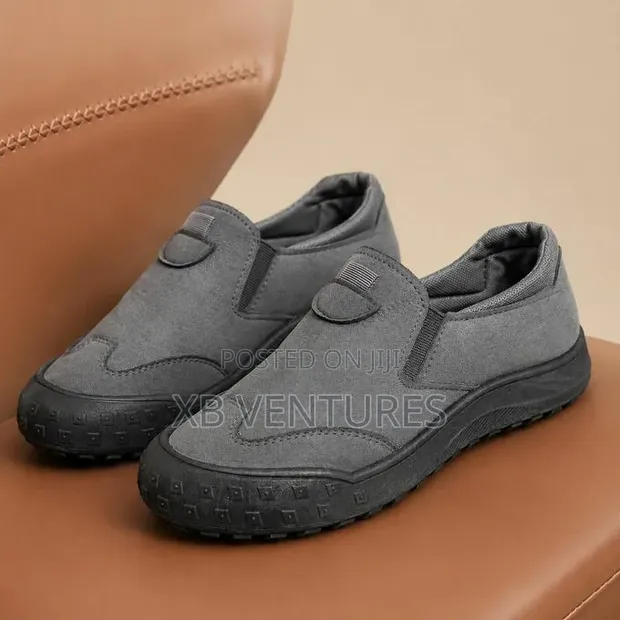 CAPro Men's Slip-on Canvas Shoes - 1