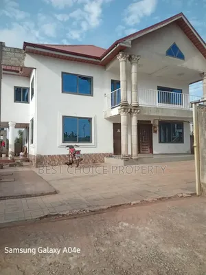 5 Bedroom House for Sale in East Amrahia, A&C Mall Area