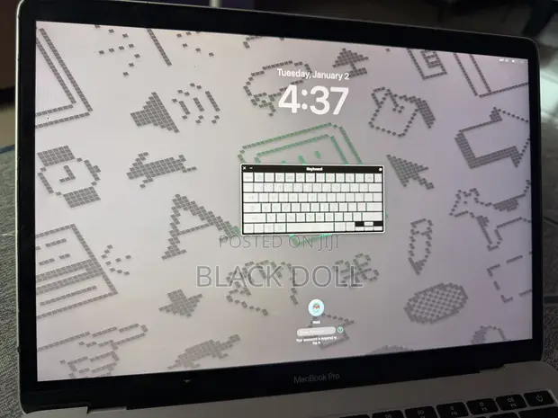 Apple MacBook Pro 2017 - 8GB RAM, 256GB SSD - 1