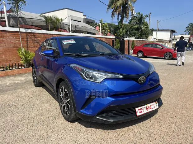 Toyota C-HR 2018 Blue - 1
