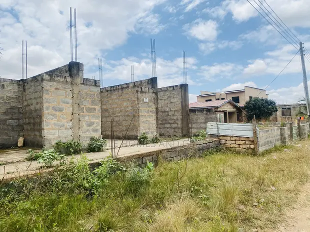 7-Bedroom Uncompleted House for Sale in Peaceland Hills, Ashaiman Municipal - 1