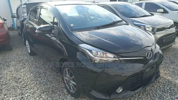 Toyota Vitz 1.3 FWD 3dr 2015 Black - 1