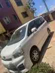 Toyota Voxy V 4WD 8-Seater 2012 White - 5