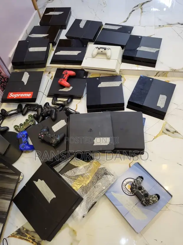 UK-Used PS4 Consoles (500GB, Slim, 1TB) with Games - Kumasi - 1
