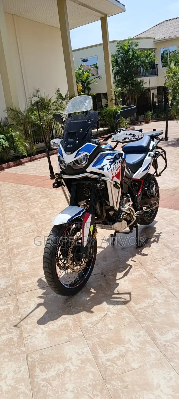 Honda Africa Twin 2024 - White - 1