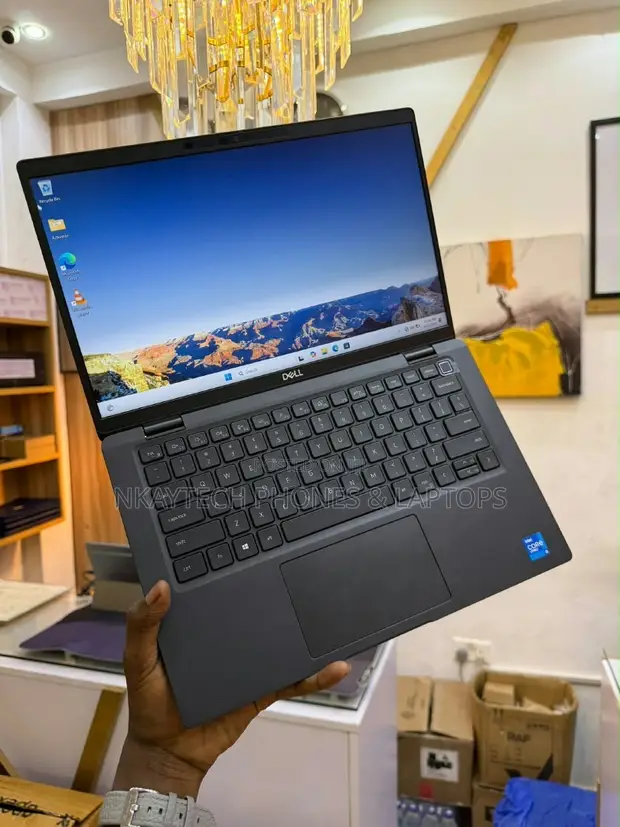 Dell Latitude 7420 Laptop - Intel Core i5, 8GB RAM, 256GB SSD - 1
