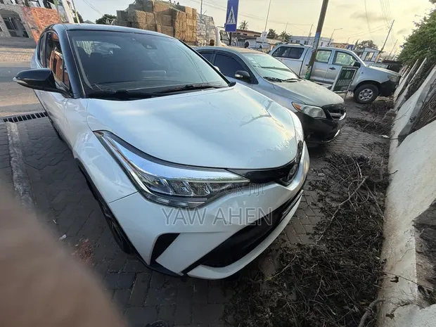 Toyota C-HR 2020 White - 1