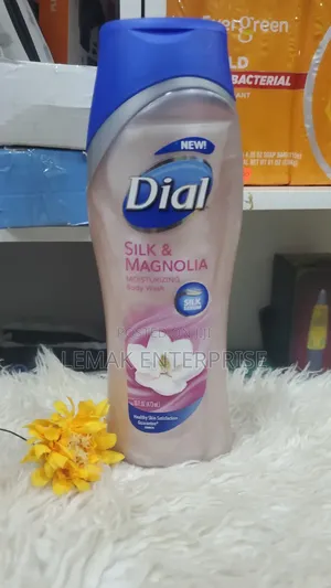 Dial Silk & Magnolia Moisturizing Body Wash (473ml)