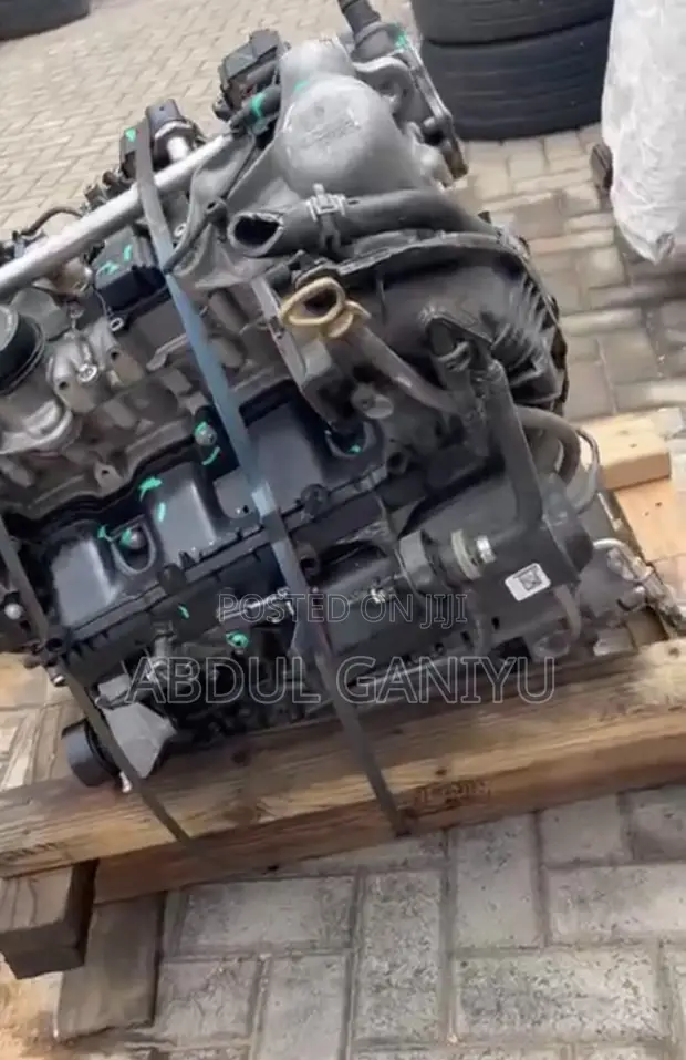 Mercedes-Benz C300 Engine (2016) - 1
