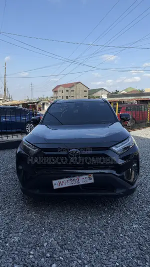 2025 Toyota RAV4 XLE Black