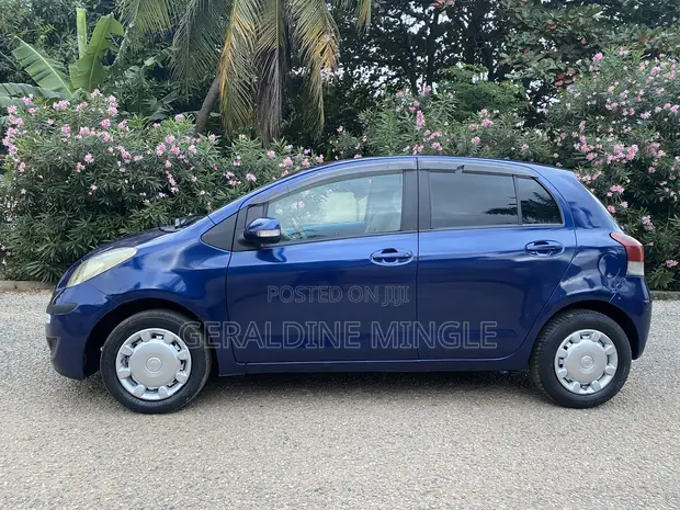 Toyota Vitz 2008 Blue - 1