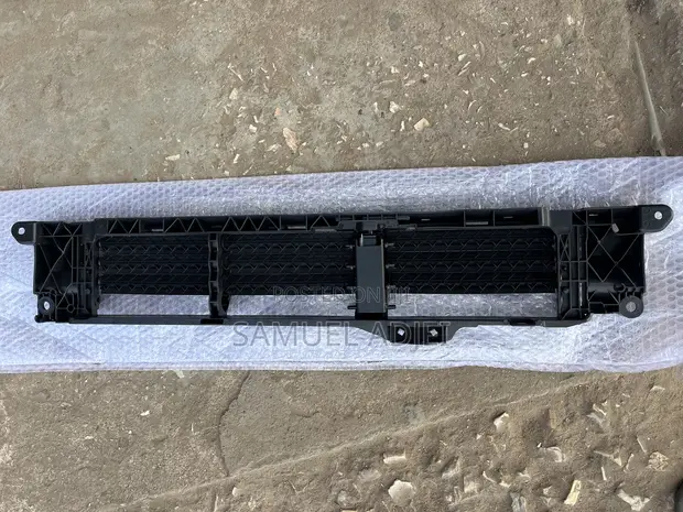 Honda CR-V 2023-2025 Shutter Grille with Motor - 1