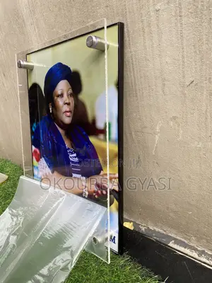 12x16 Inch Acrylic Picture Frame
