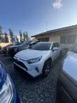 Toyota RAV4 LE FWD 2020 White - 5