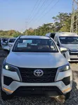 Toyota Fortuner 2.7 AWD 2022 Off White - 1