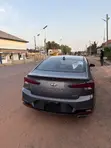 Hyundai Elantra 2020 Silver - 2