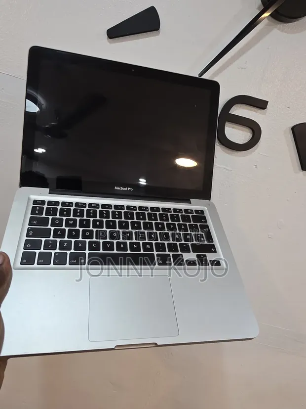 Apple MacBook Pro 2012 8GB RAM, 640GB HDD - 1