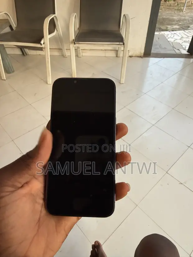 New Apple iPhone 13 Pro 128GB Black - 1