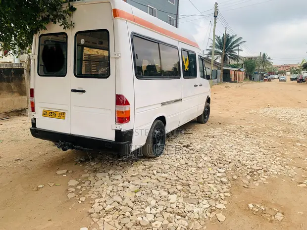Mercedes-Benz Sprinter 2000 White - 1