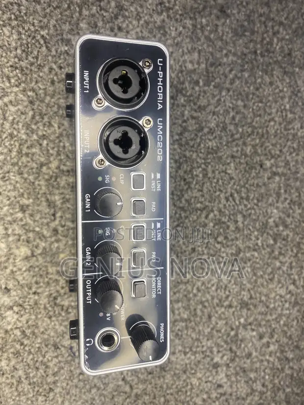 U-Phoria Sound UMC 202 Audio Interface - 1