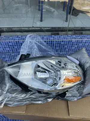 Nissan Versa Headlight (2007-2011)