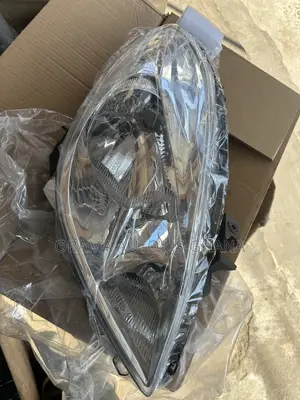 Nissan Versa/Almera/Sunny Headlight (2012-2014)