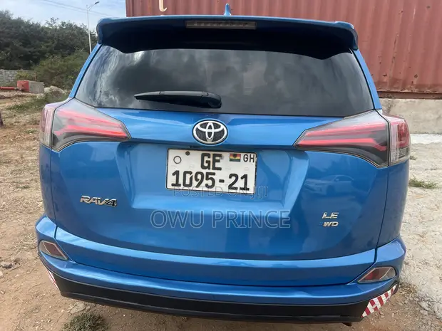 2018 Toyota RAV4 SE 4dr SUV AWD (2.5L 4cyl 6A) Blue - 1