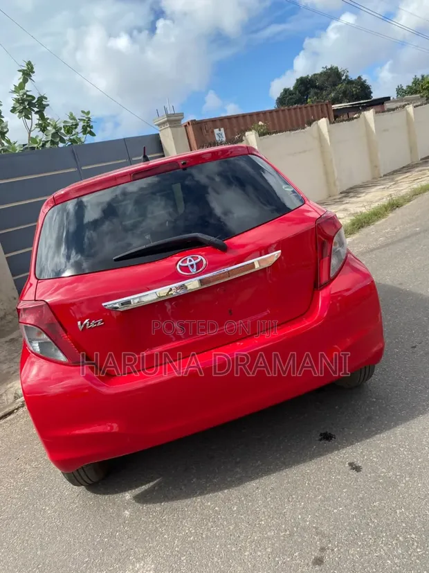 Toyota Vitz 1.0 FWD 5dr 2013 Red - 1