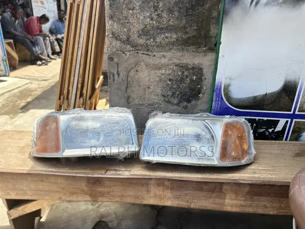 Land Rover Freelander 2000 Model Headlights - 1