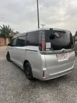 Toyota Voxy V 4WD 7-Seater 2015 Silver - 2