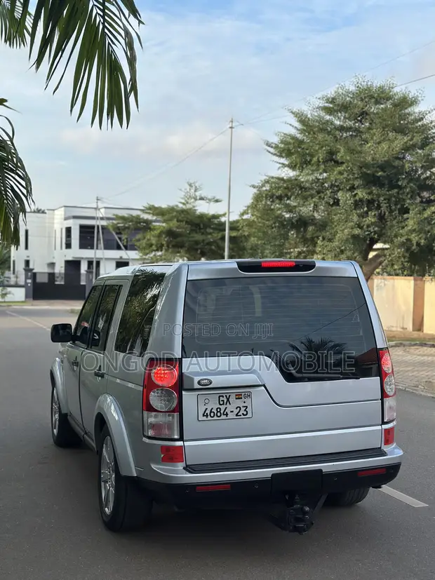 Land Rover Discovery 2011 Silver - 1