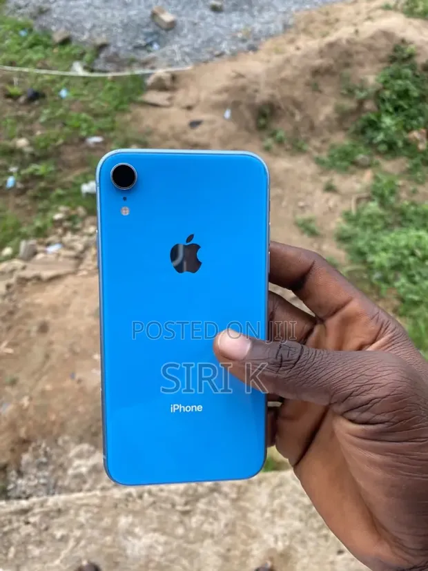 Apple iPhone XR 128GB Blue - 1