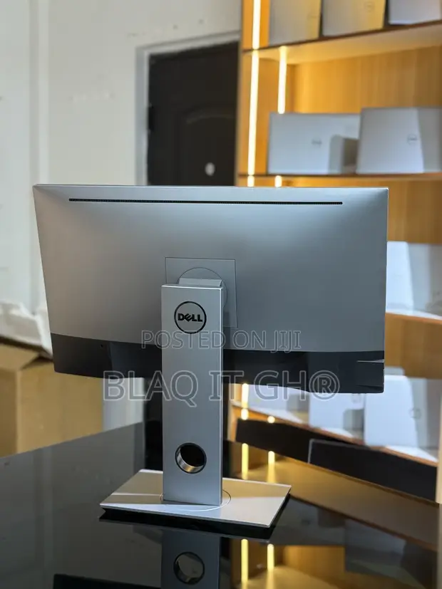 Dell UltraSharp U2717D 27-inch 2K Monitor - 1