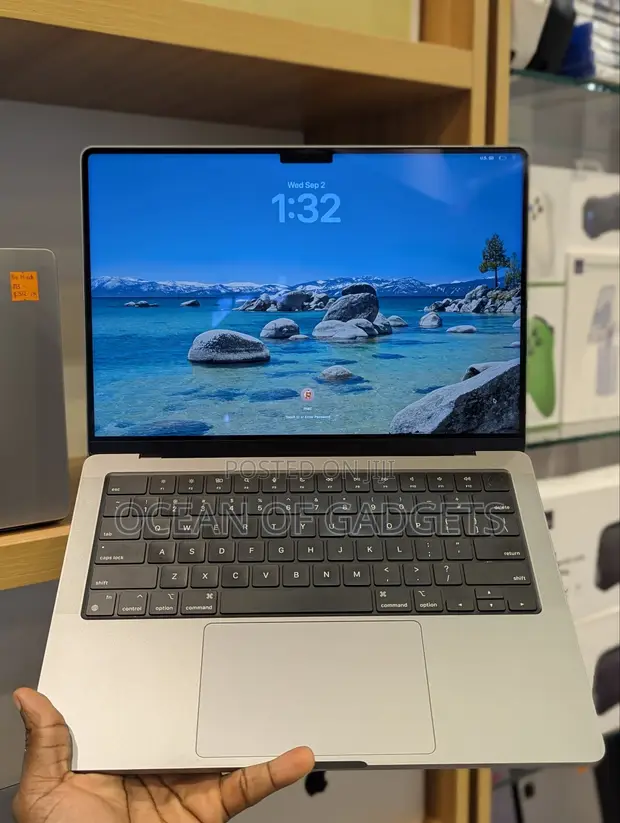 Apple MacBook Pro 2020 16GB M1 Pro 1TB SSD - 1