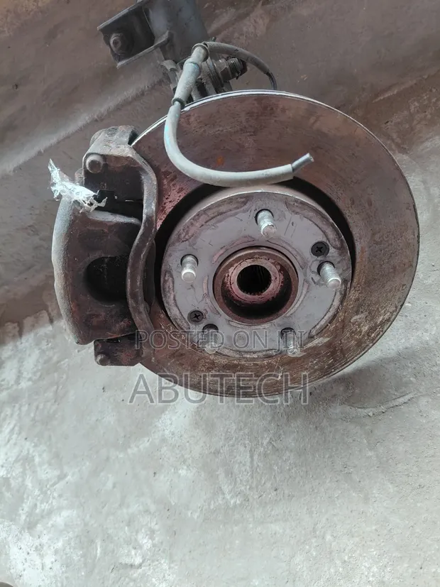 Hyundai i30 Front Hub - 1