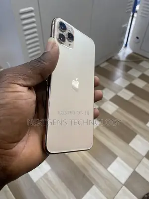 Apple iPhone 11 Pro Max 64GB Gold