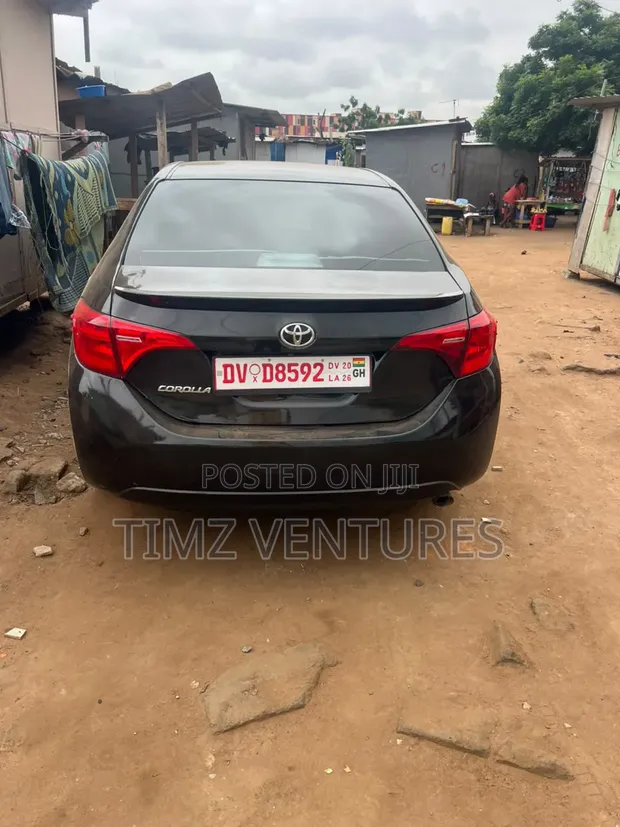 Toyota Corolla 2017 Black - 1