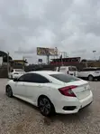 Honda Civic 2017 White - 3