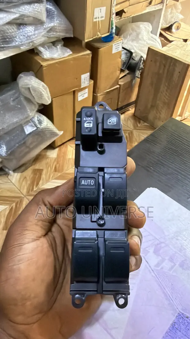 Toyota Fortuner Master Switch (2006-2010) - 1