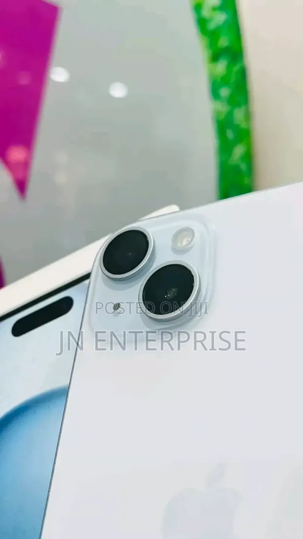 New Apple iPhone 15 128GB Silver - 1