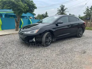 2020 Hyundai Elantra Limited - Black