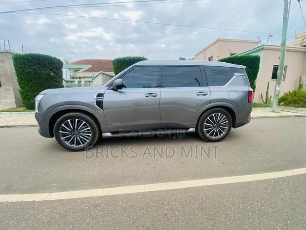 New Nissan Patrol 2025 Gray - 1