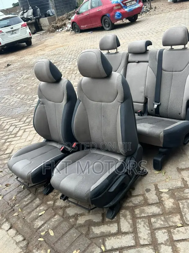 Hyundai Santa Fe Seats (2016-2020) - 1