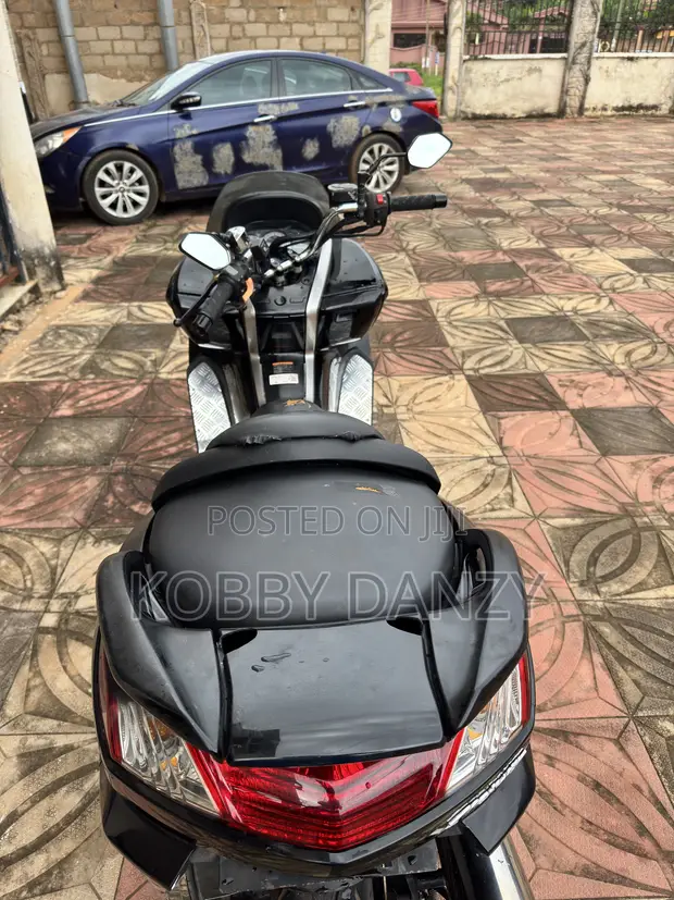 Yamaha Majesty 2012 Scooter - 1