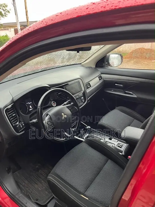 Mitsubishi Outlander 2016 Red - 1