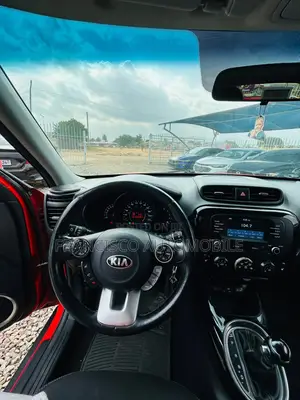 2017 Kia Soul Base Hatchback - Red