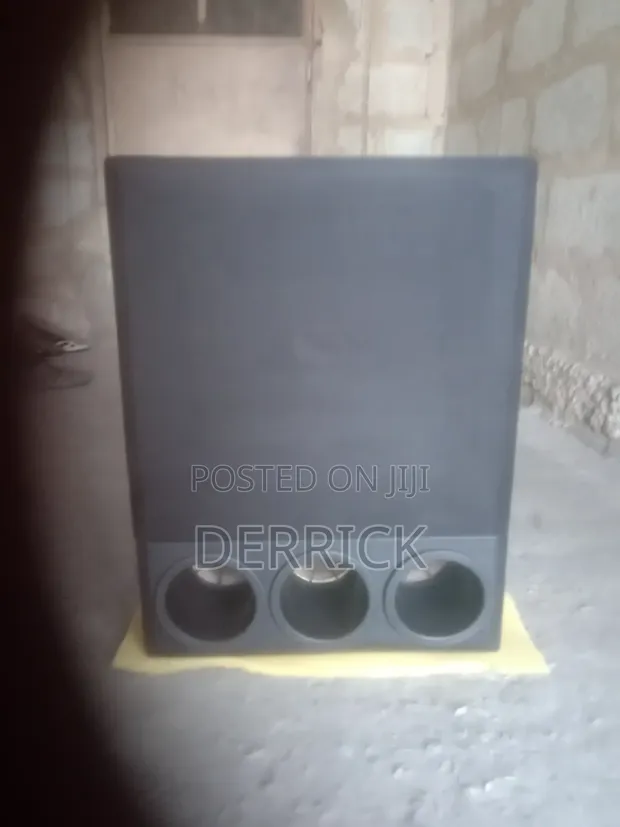 KICKER Huge Subwoofer - 25kg, Deep Bass - 1